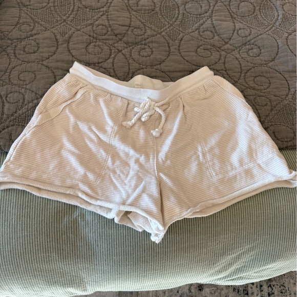 Splendid Off-White Ribbed Shorts - Picture 1 of 3